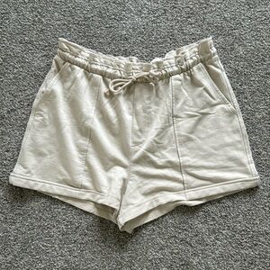 Beige drawstring shorts